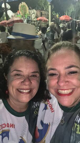 As_ex-presidentas_da_AMATRA1_Áurea_Sampaio_e_Luciana_Neve_no_Carnaval_do_Rio.jpeg