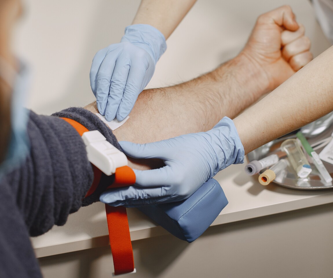 CLT reforça folga remunerada para exames; empresas devem informar seus funcionários