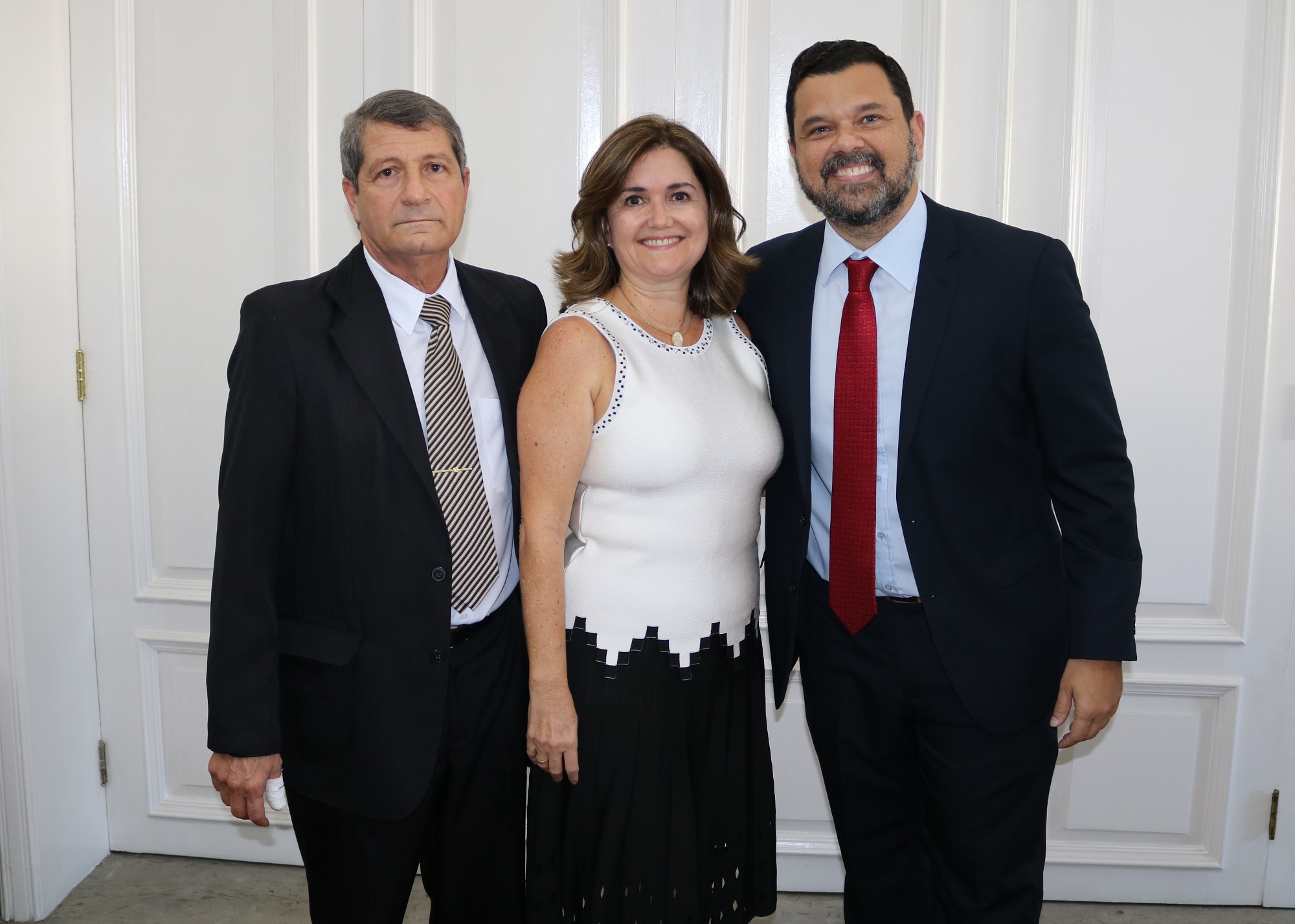Raquel Maciel e Carlos Chernicharo tomam posse como desembargadores