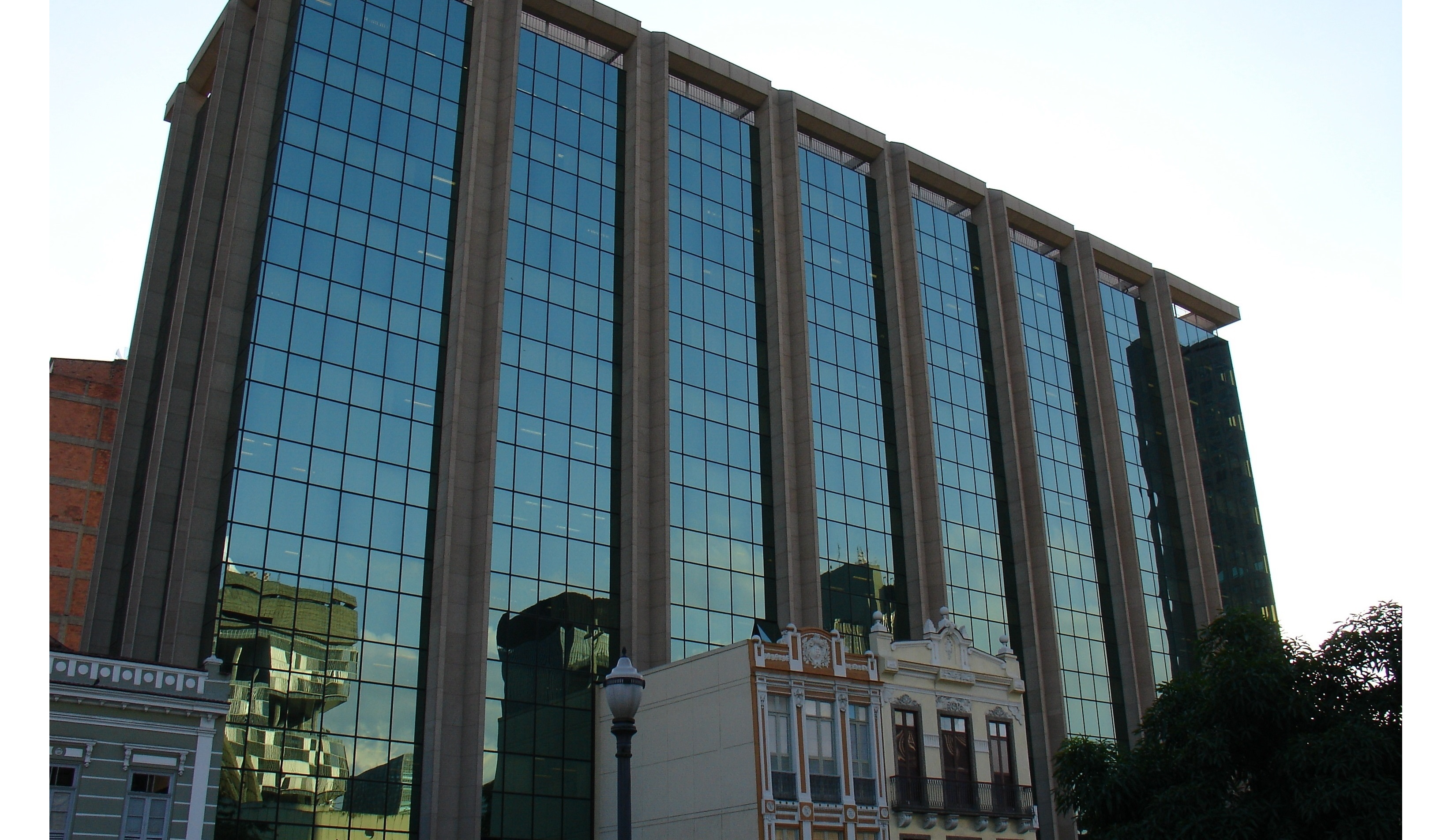 AMATRA1 debate retorno ao trabalho presencial com comissão do TRT-1