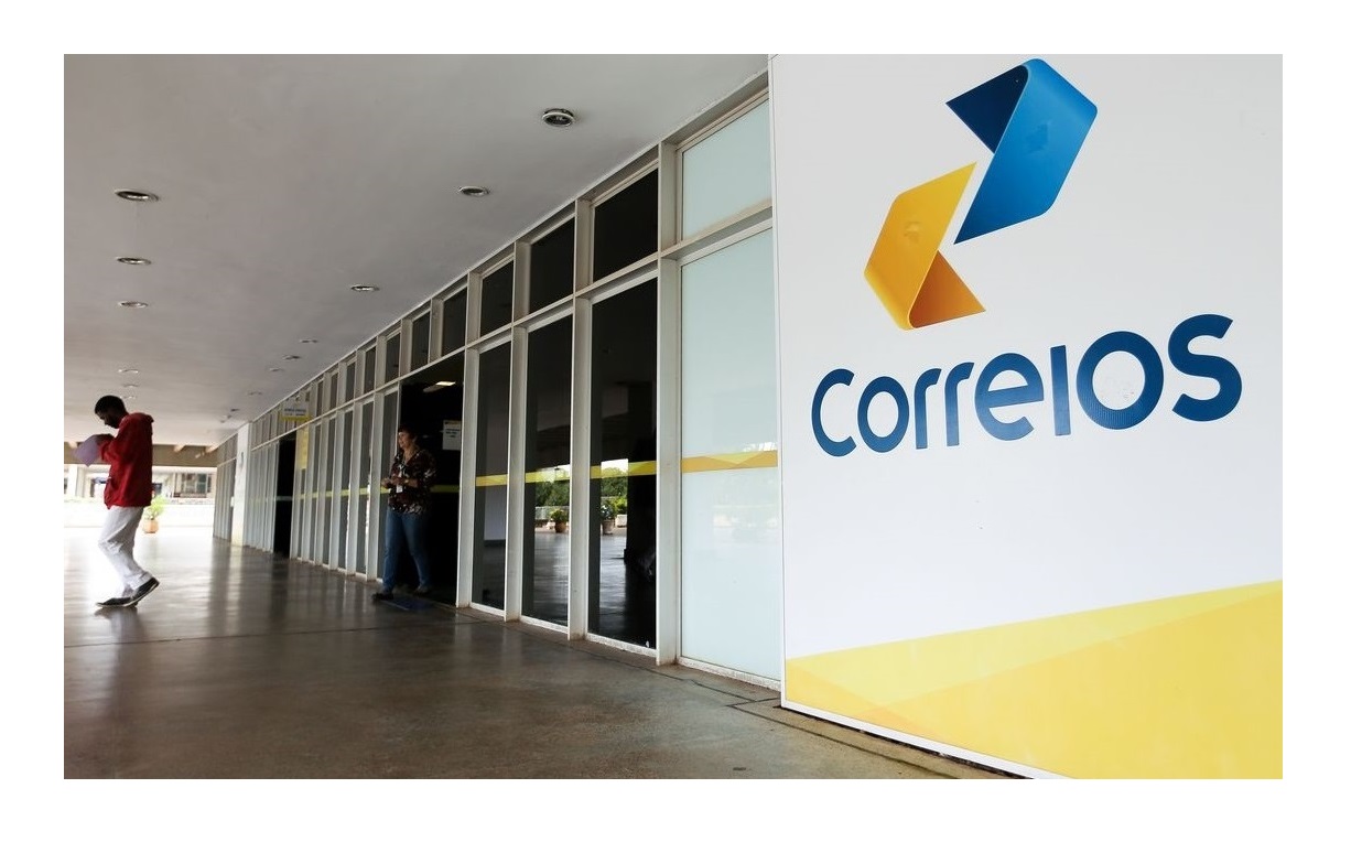 Justiça ordena que Correios paguem R$ 100 mil e pensão vitalícia a trabalhadora