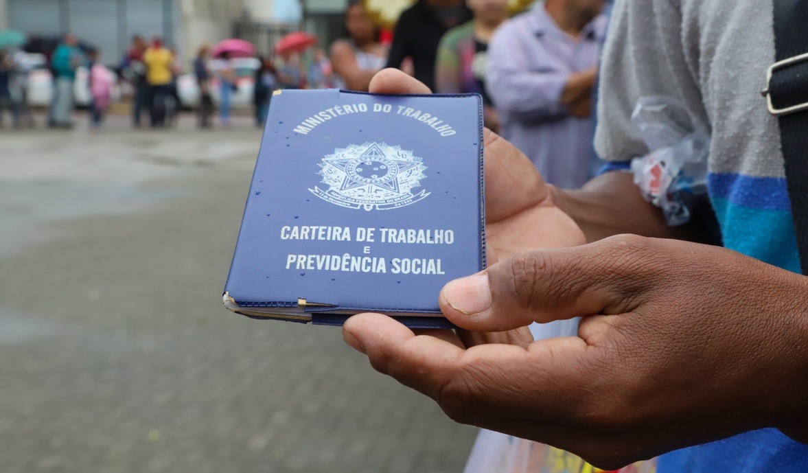 Programas da MP da redução de jornada precarizam o trabalho, afirma Dantas