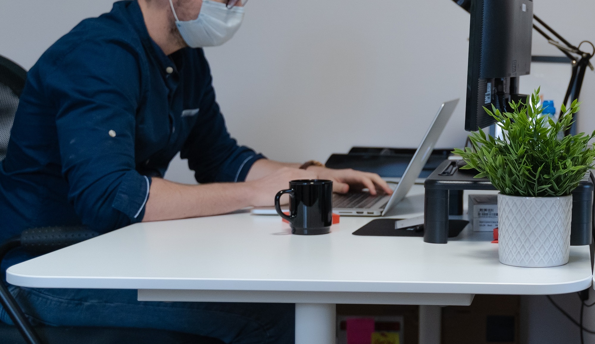 Por pacto de não demissão na pandemia, banco deve reintegrar empregado