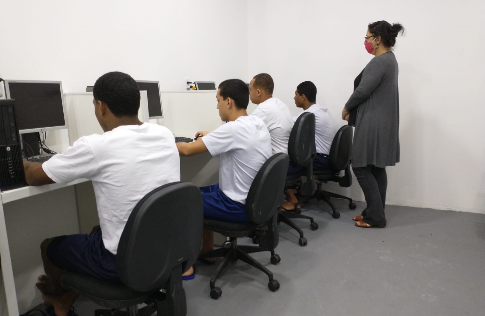 O Dia e Rádio Nacional destacam curso da AMATRA1 para jovens do Degase