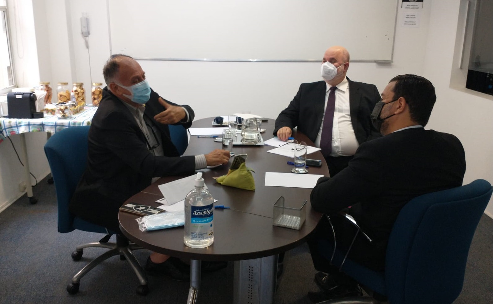 Juízes debatem a Reforma Administrativa com o deputado federal Paulo Ramos