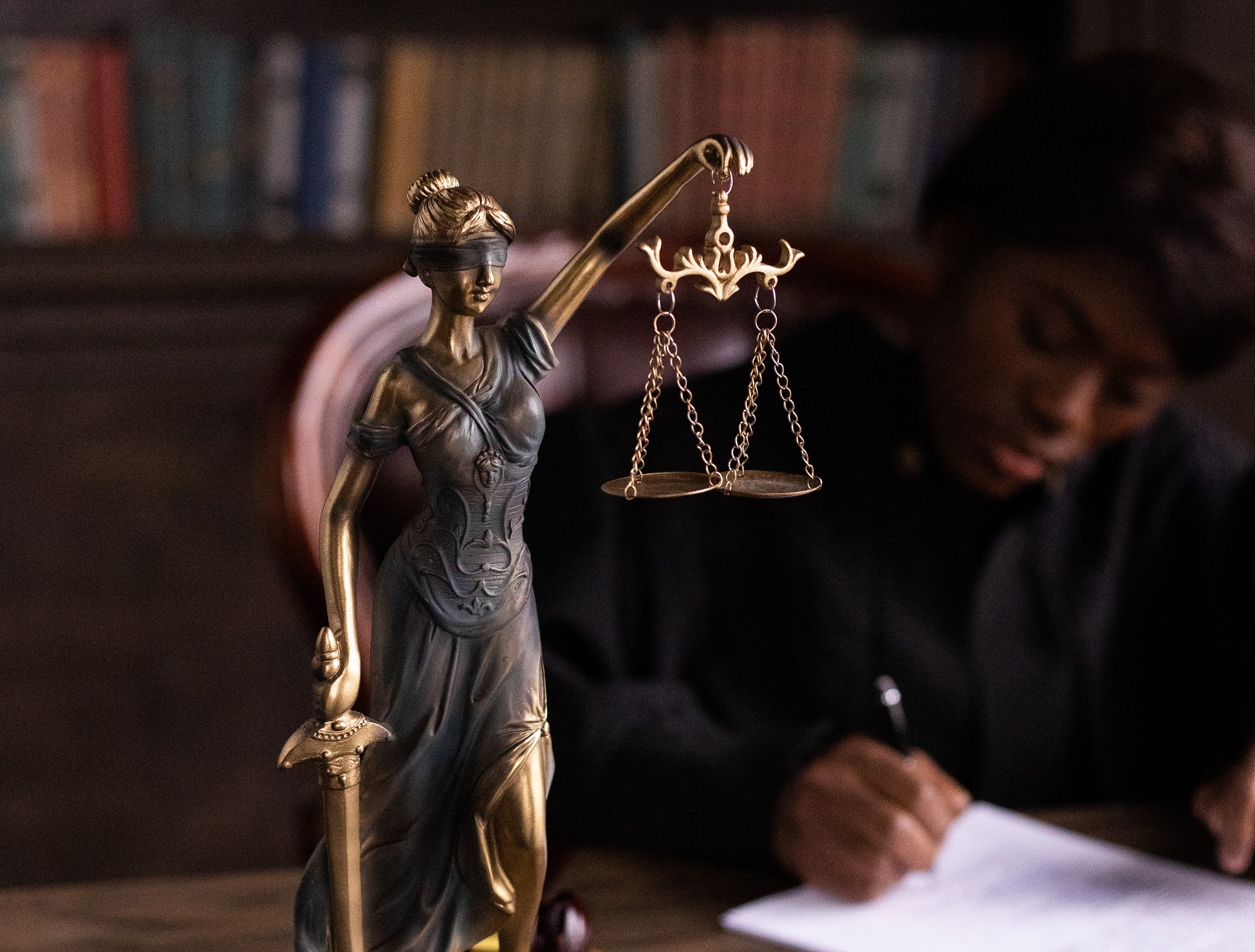 Discriminação de gênero atinge 53% das magistradas do Trabalho, diz pesquisa