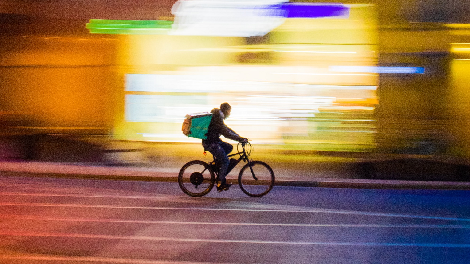 Nova York adota leis trabalhistas para entregadores de aplicativos