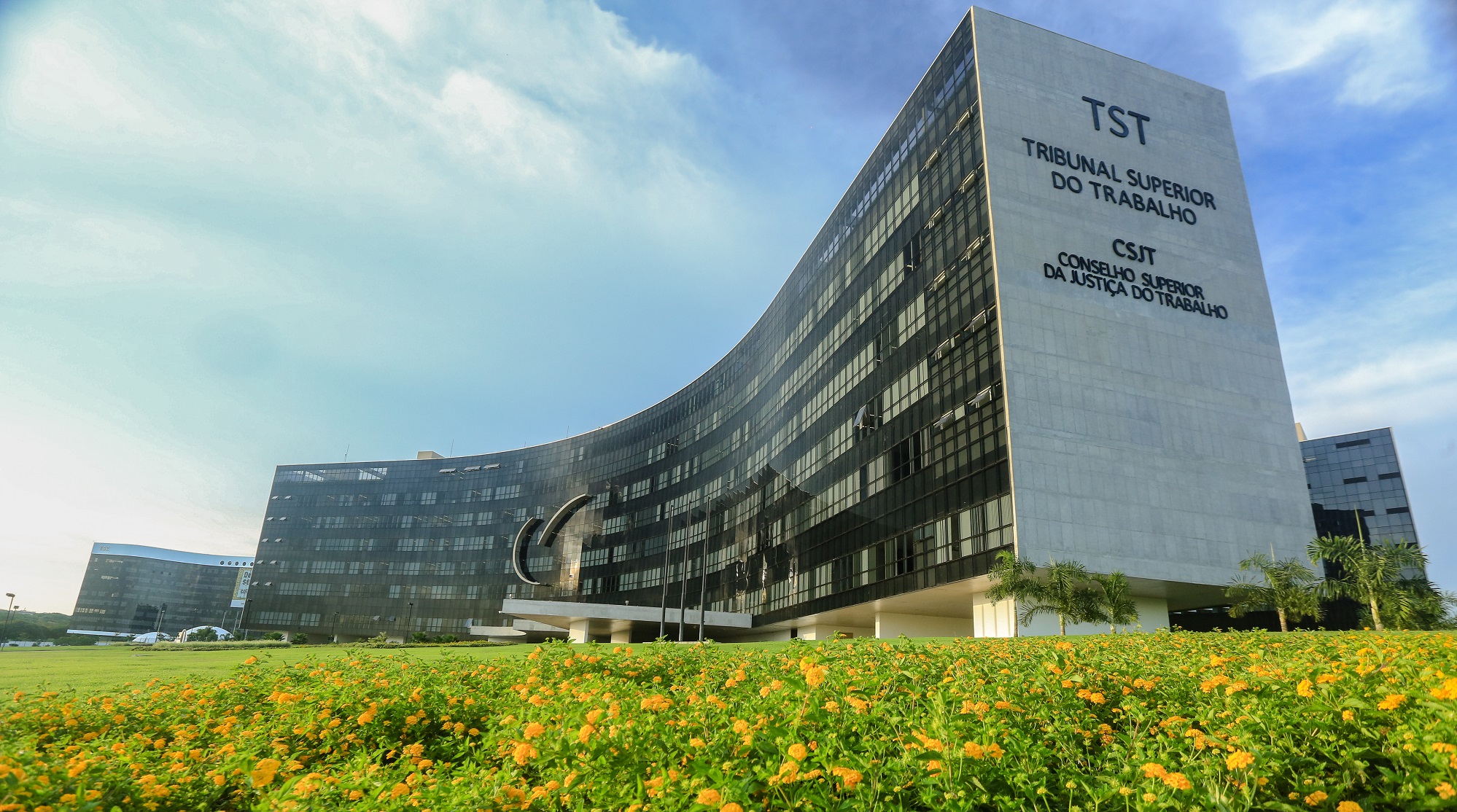 Decisão inédita: TST reconhece vínculo empregatício entre motorista e Uber