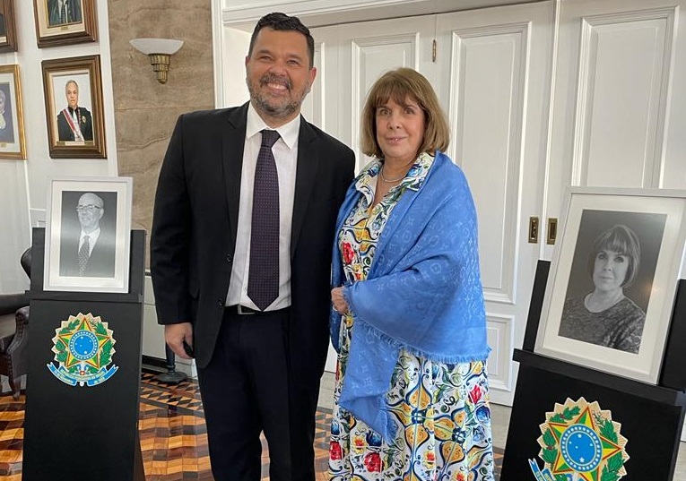 TRT-1 inaugura retratos de Mery Bucker e José Nascimento em galeria