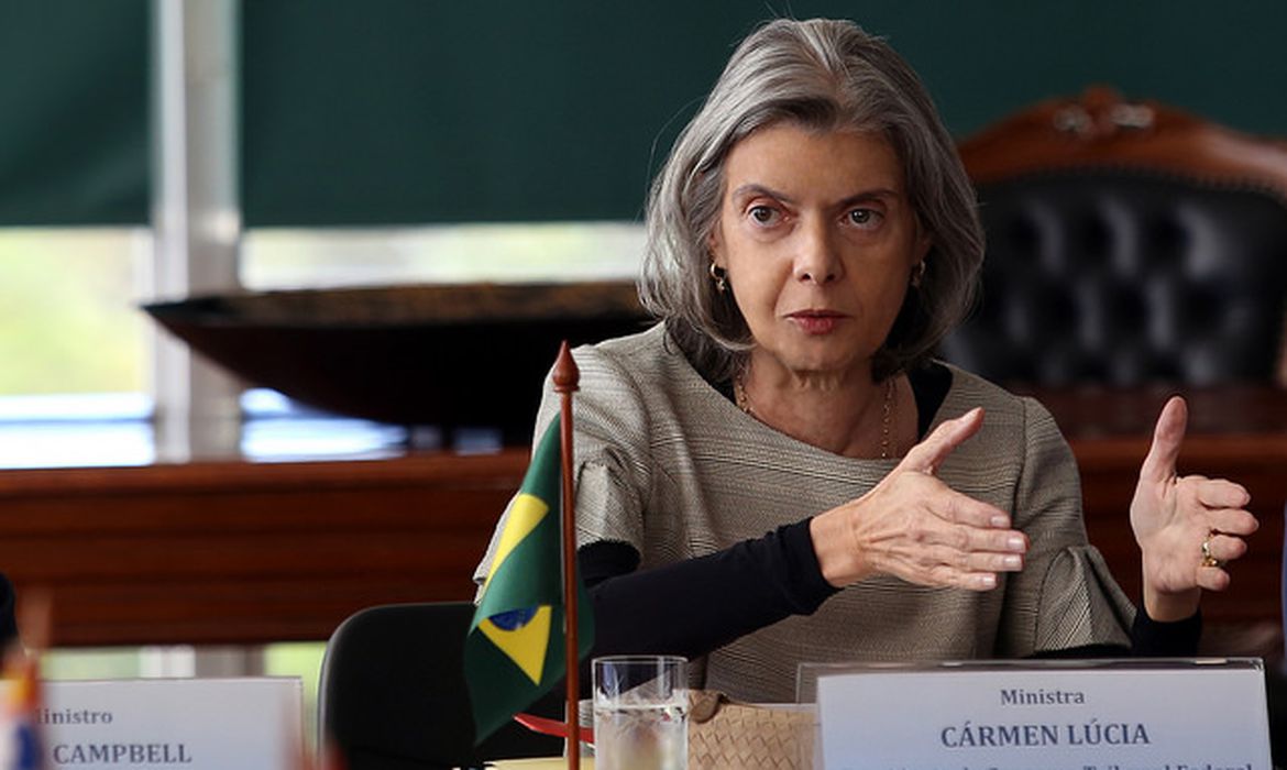 Anamatra publica nota em defesa e em desagravo da ministra Cármen Lúcia