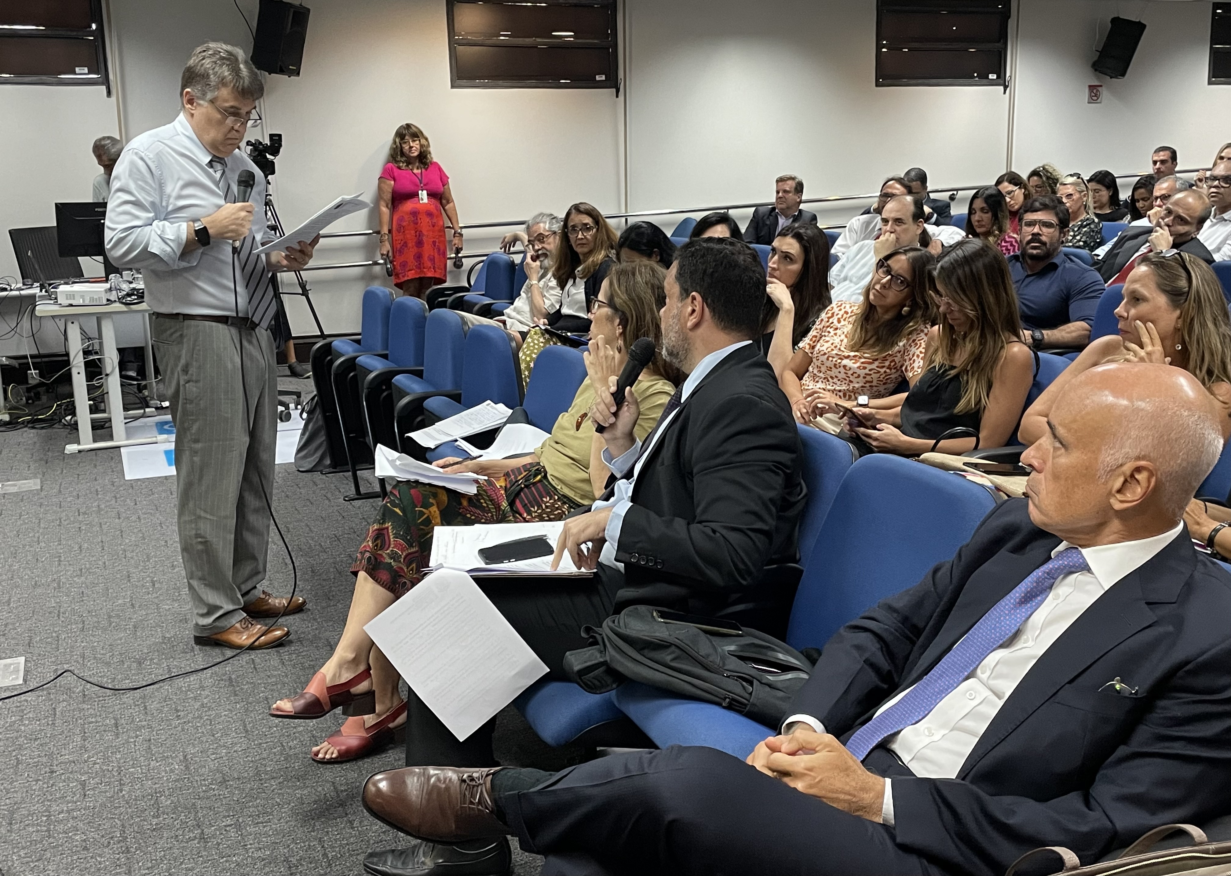 Novo corregedor do TRT-1 faz reunião com juízes e servidores