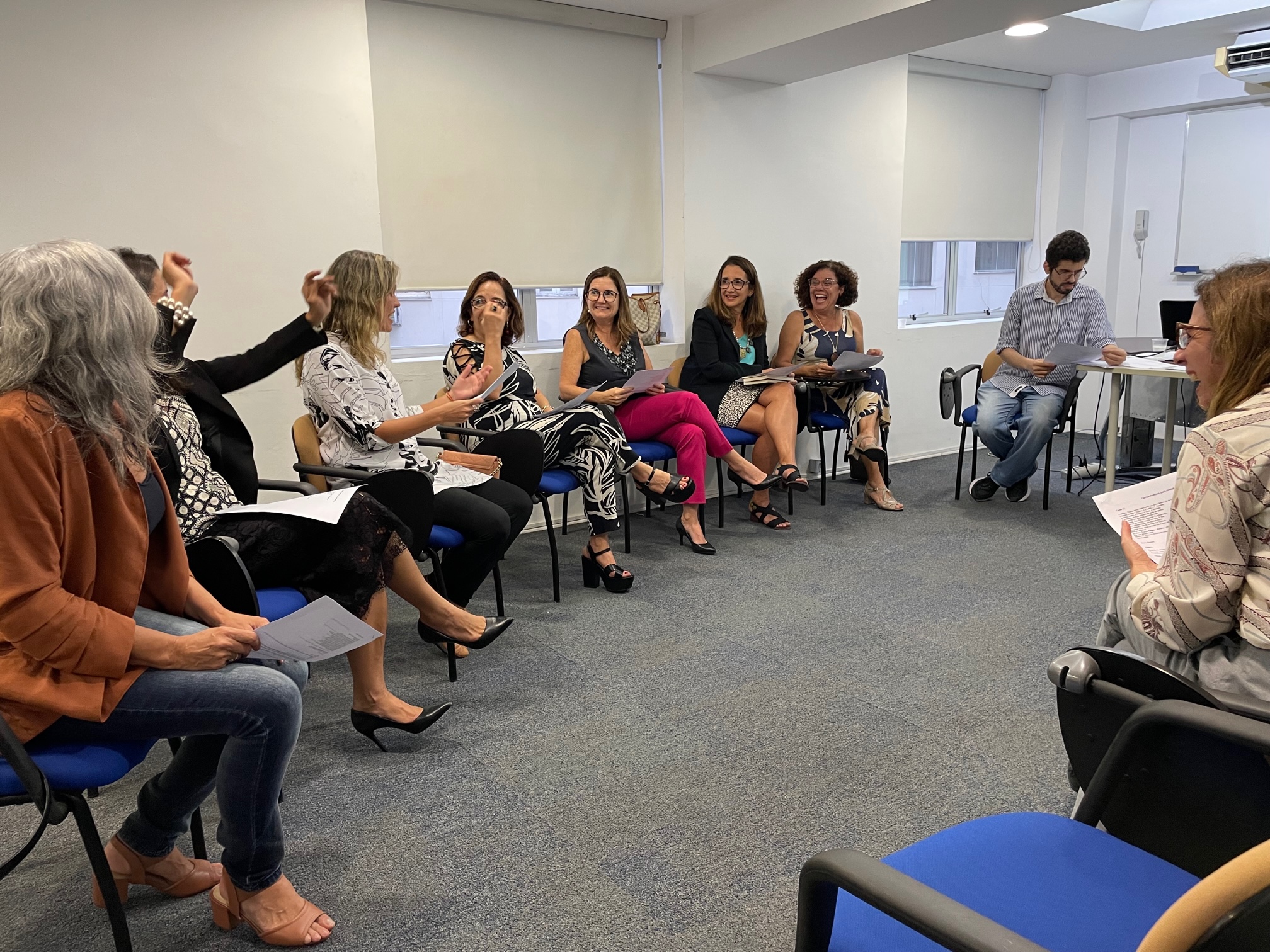 Sede da AMATRA1 tem tarde de poesia com a primeira Roda de Leitura