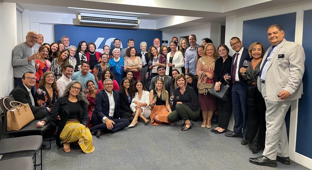 Happy hour pelos 60 anos da AMATRA1 reuniu associados(as) em sua sede