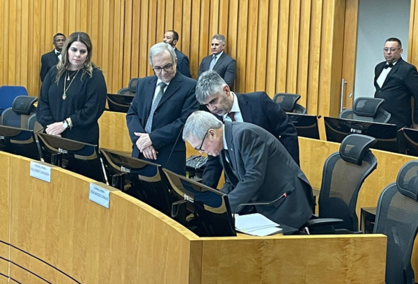 Desembargador Cesar Marques Carvalho é empossado conselheiro do CSJT