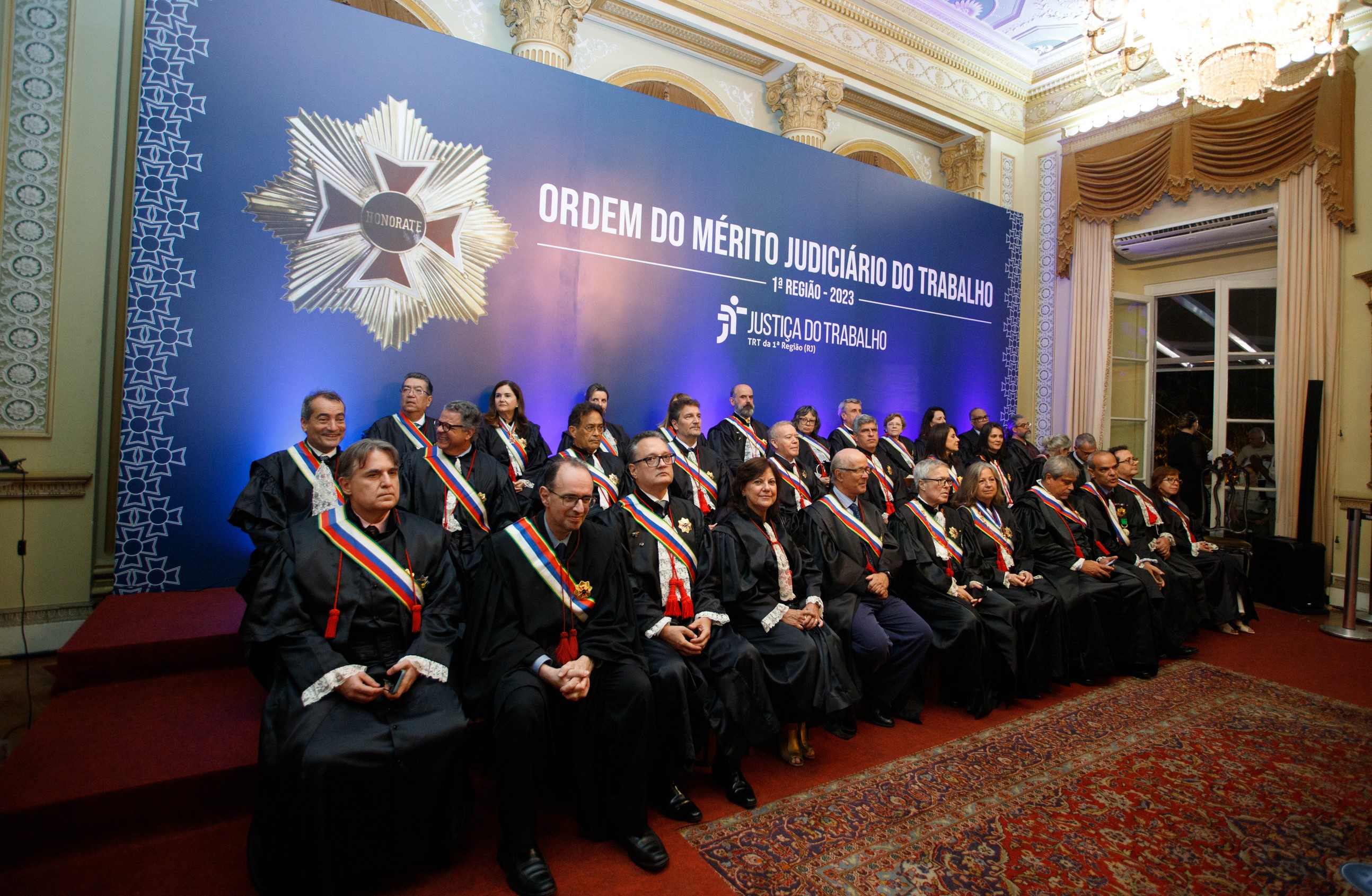 Juízes associados da AMATRA1 recebem a Medalha de Mérito Judiciário do TRT-1