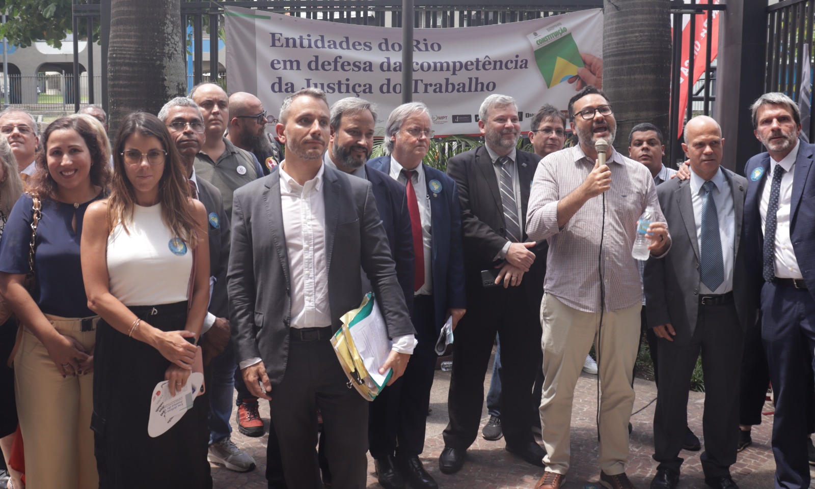 AMATRA1 participa de ato em defesa da Justiça do Trabalho