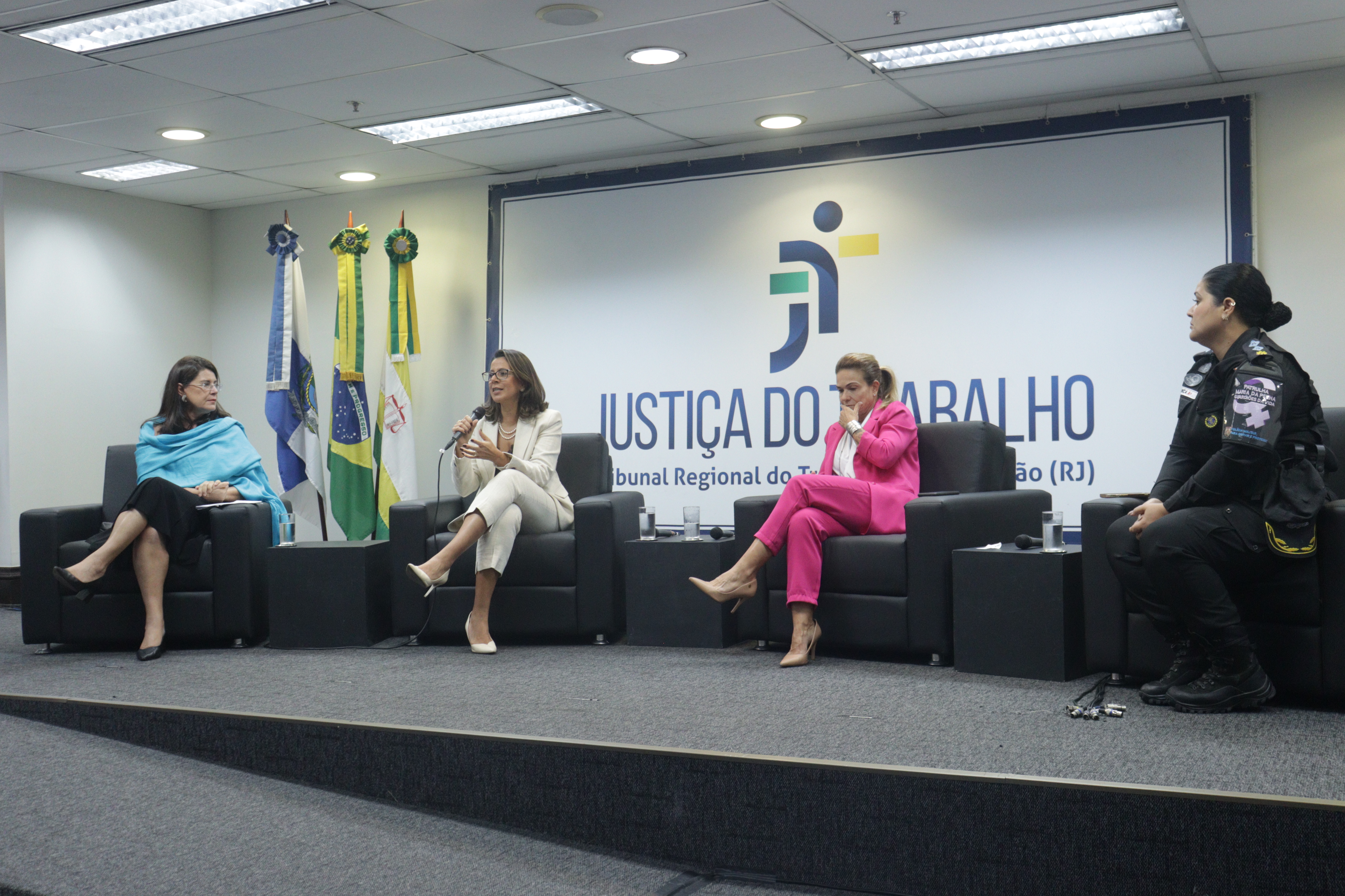 ‘Violência  Doméstica - precisamos meter a colher’ aborda estratégias contra o crime