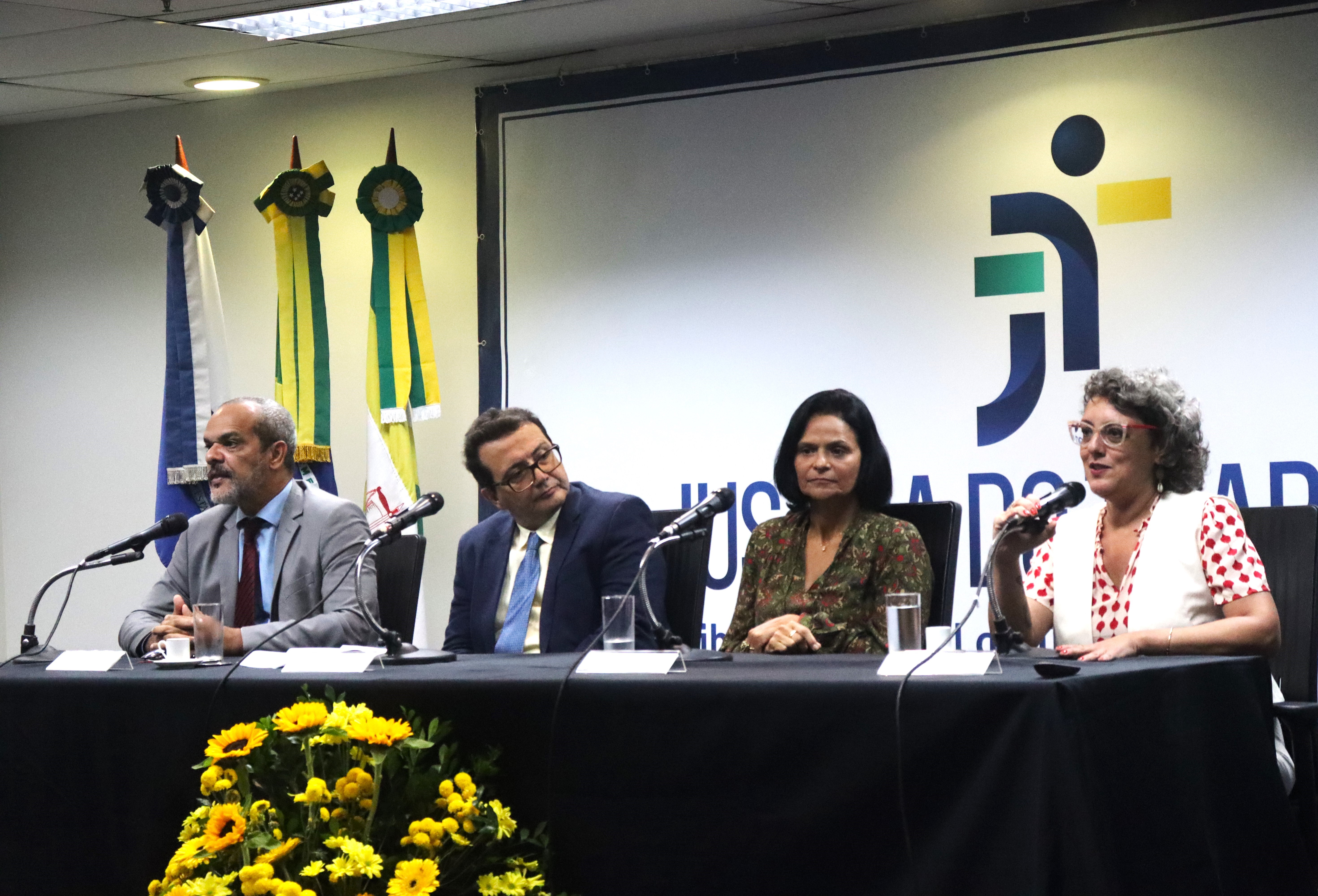 Para presidenta, assédio e discriminação são modos ‘sutis’ de escravidão