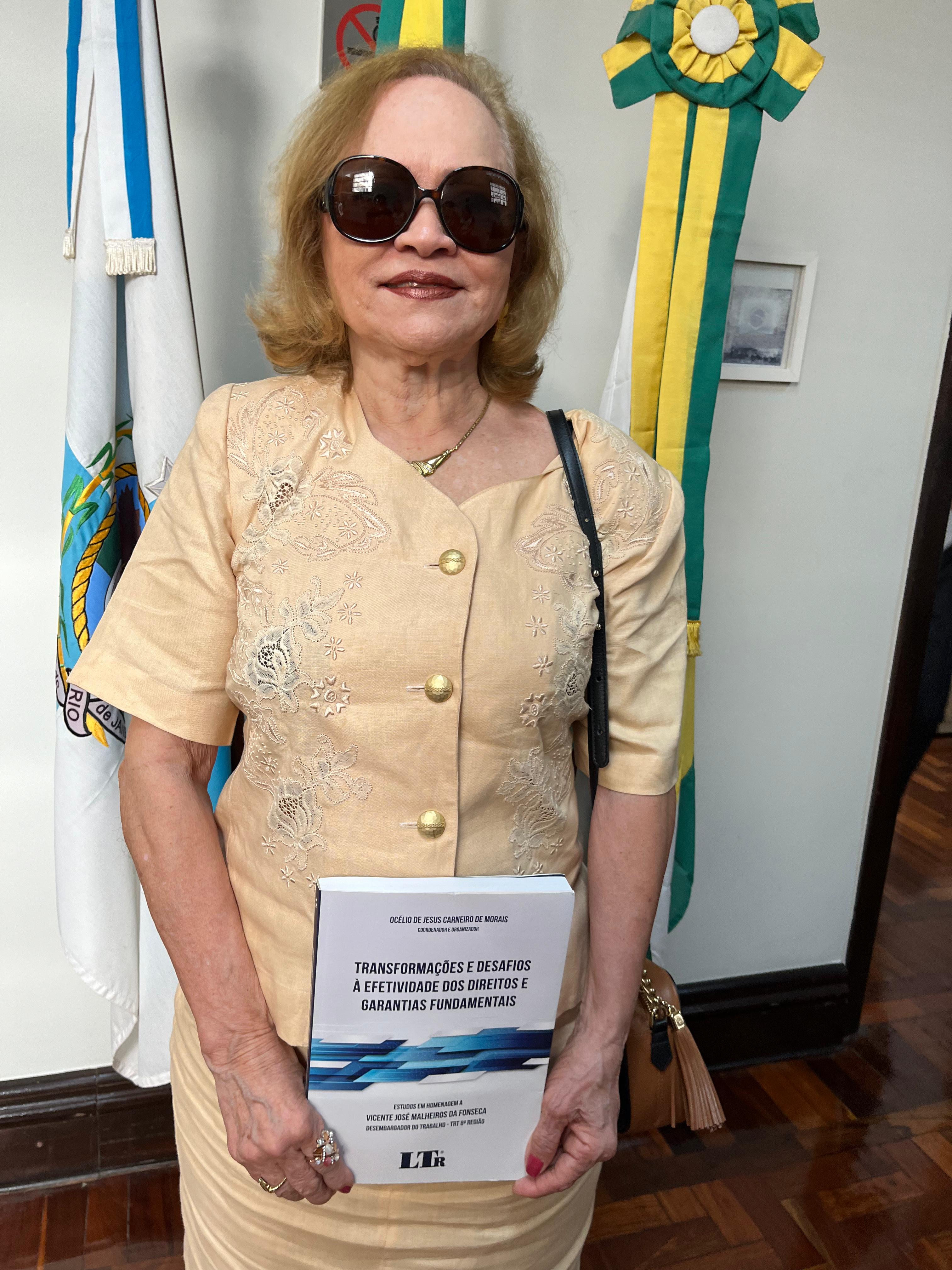 Maria das Graças Paranhos escreve em livro sobre direitos e garantias