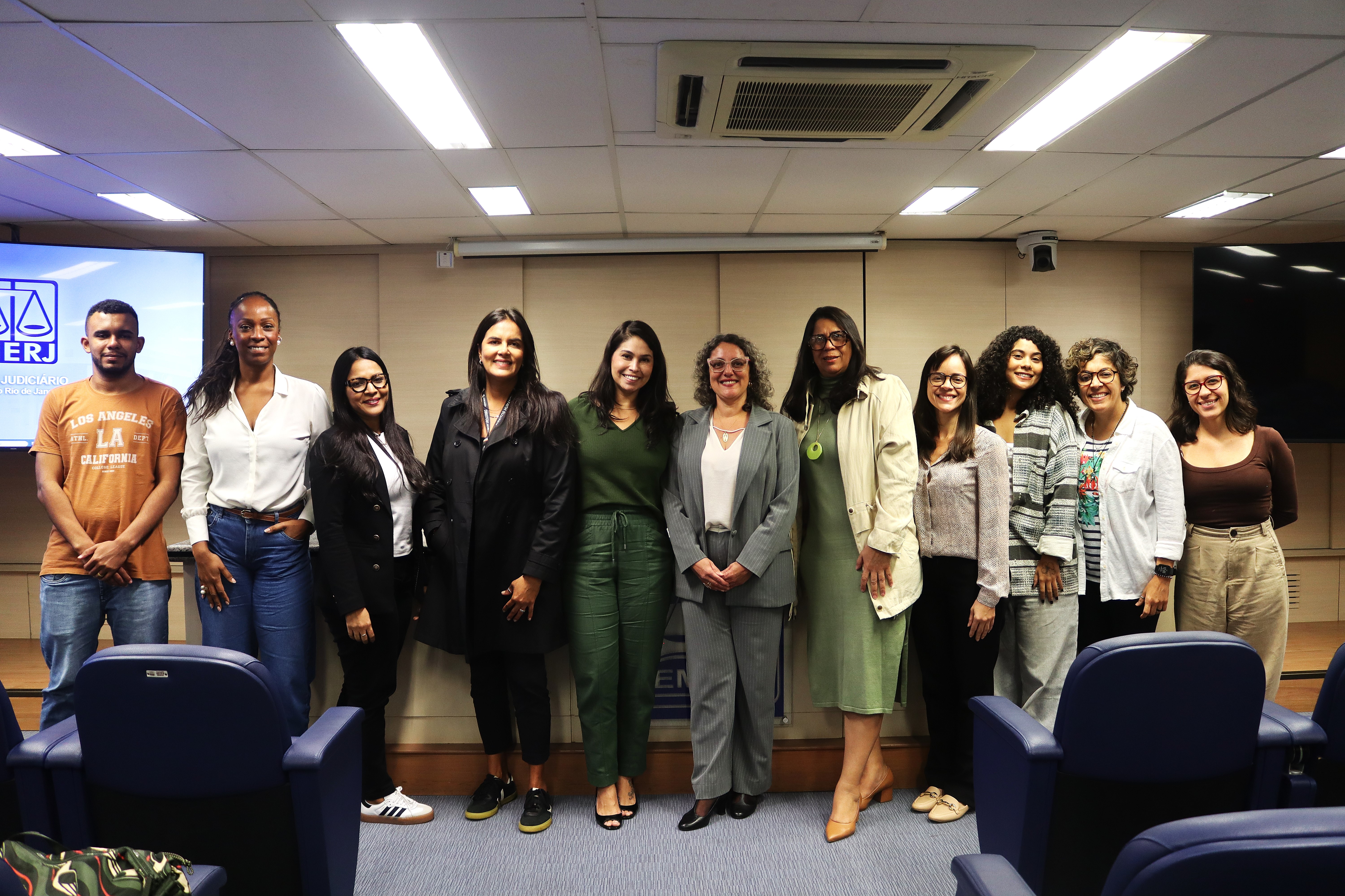 Daniela Muller discute efeitos do assédio e da violência no ambiente de trabalho